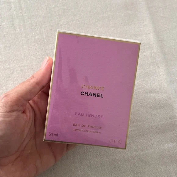 CHANEL Chance Eau Tendre in Pink Packaging - Picture 3 of 3